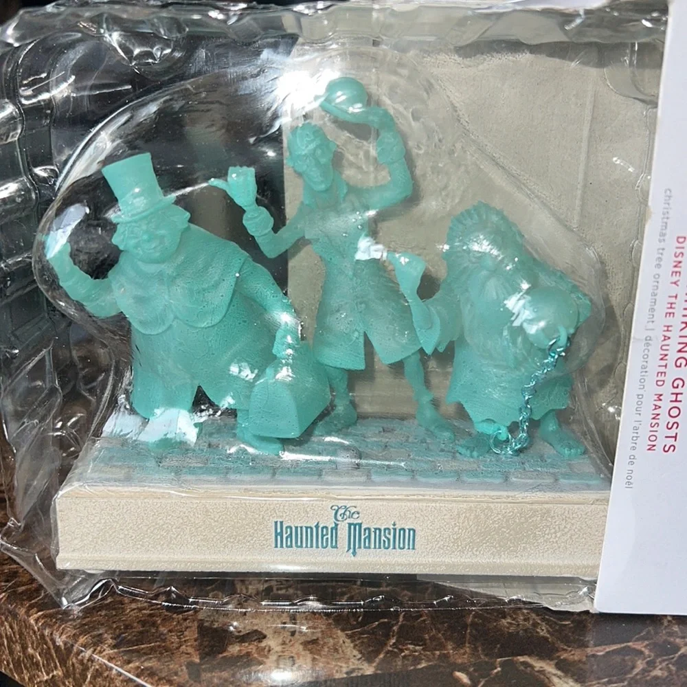 Hallmark Keepsake Disney Haunted Mansion Hitchhiking Ghosts Christmas Ornament